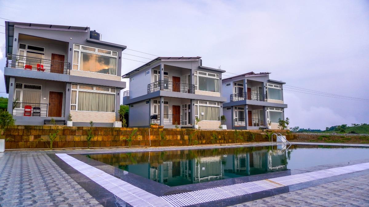 100 Waterfall Suites
